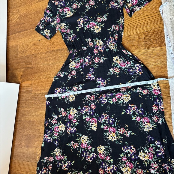 Vintage short sleeved floral dress - Picture 7 of 8